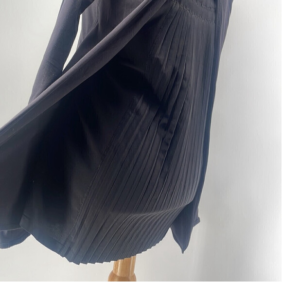 Lululemon Making Moves Long Sleeve
Black sz 6 - Picture 6 of 12